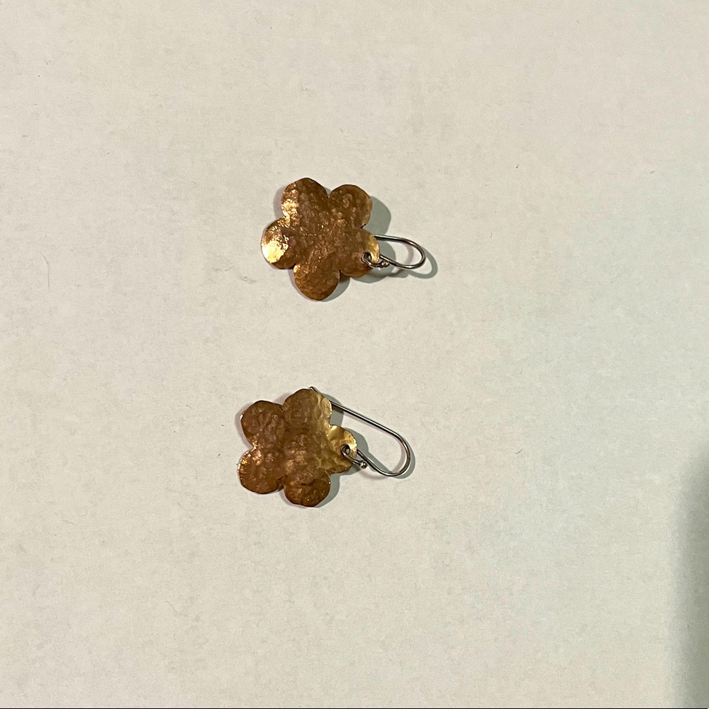 Flower earrings sterling silver hammerred design new